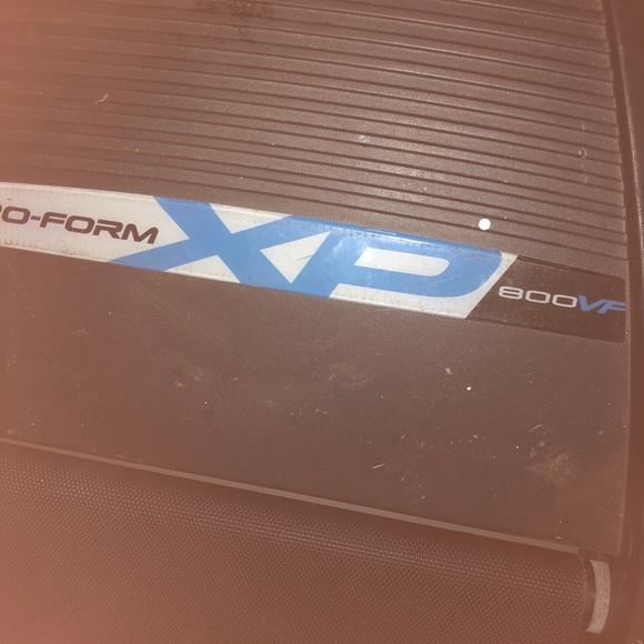 Treadmill - Picture 3 of 4